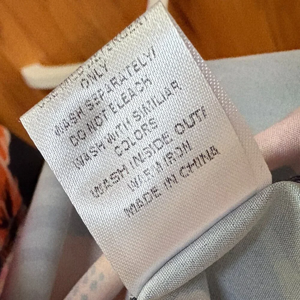 Ladies' Hawaiian Button Down Shirts, Bundle of 2, Size L - Picture 12 of 14